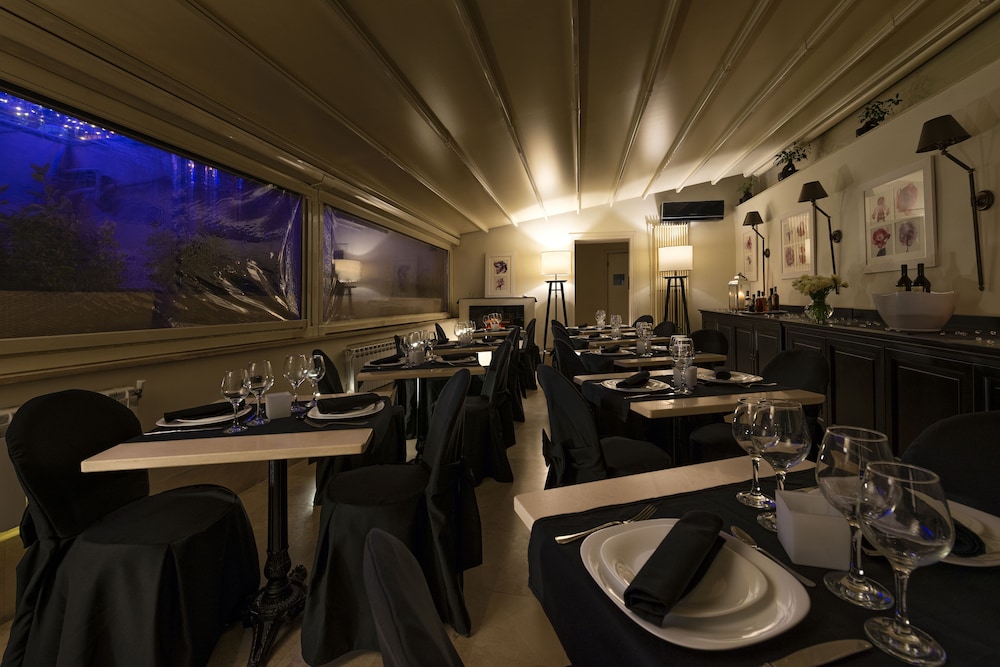 Profumo Maison Colosseo — Restaurant & bars in Rome, Lazio