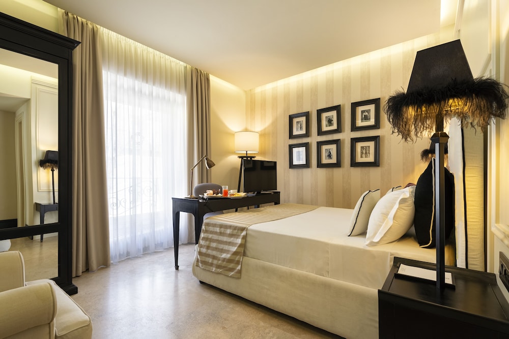 Profumo Maison Colosseo — Hotel rooms in Rome, Lazio