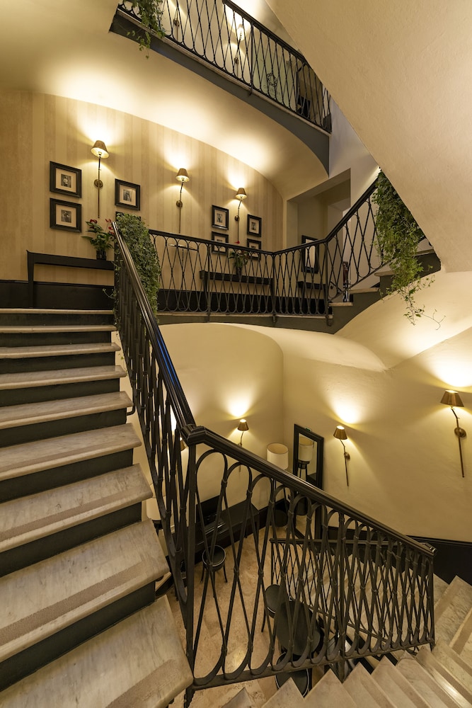 Profumo Maison Colosseo — Hotel building in Rome, Lazio