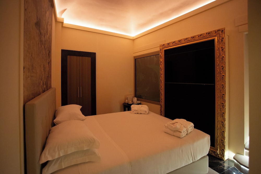 Profumo Maison Colosseo — Hotel rooms in Rome, Lazio