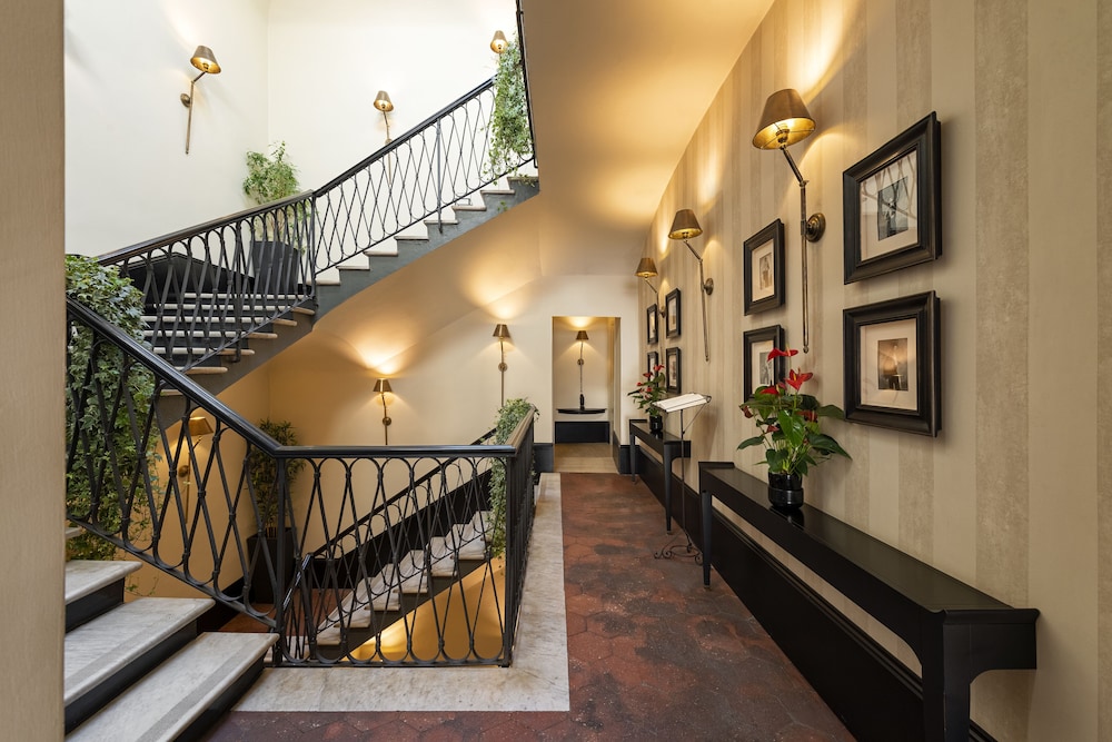 Profumo Maison Colosseo — Hotel building in Rome, Lazio