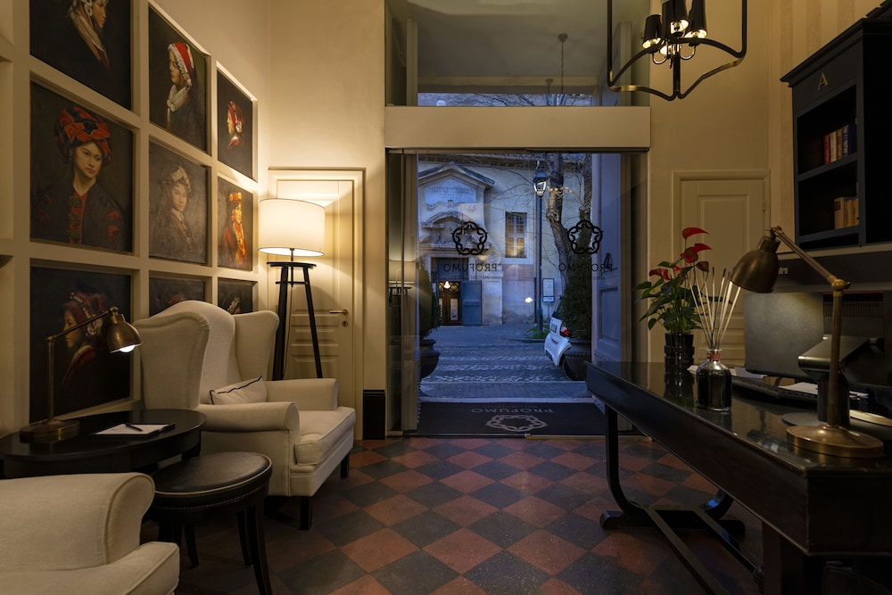Profumo Maison Colosseo — Hotel building in Rome, Lazio