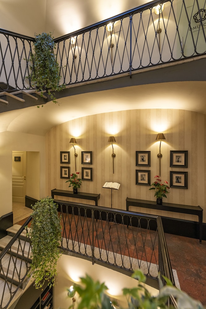 Profumo Maison Colosseo — Hotel building in Rome, Lazio