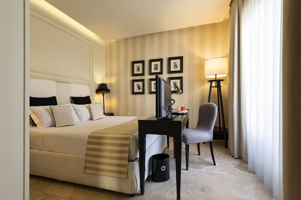 Profumo Maison Colosseo — Hotel rooms in Rome, Lazio