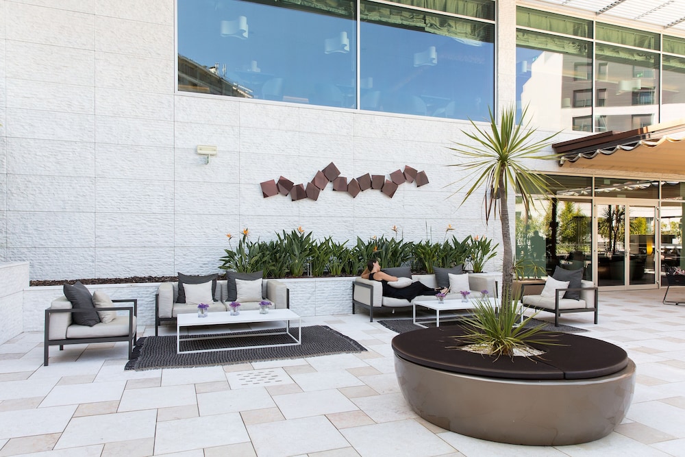 EPIC SANA Lisboa Hotel — Hotel building in Lisbon, Lisboa