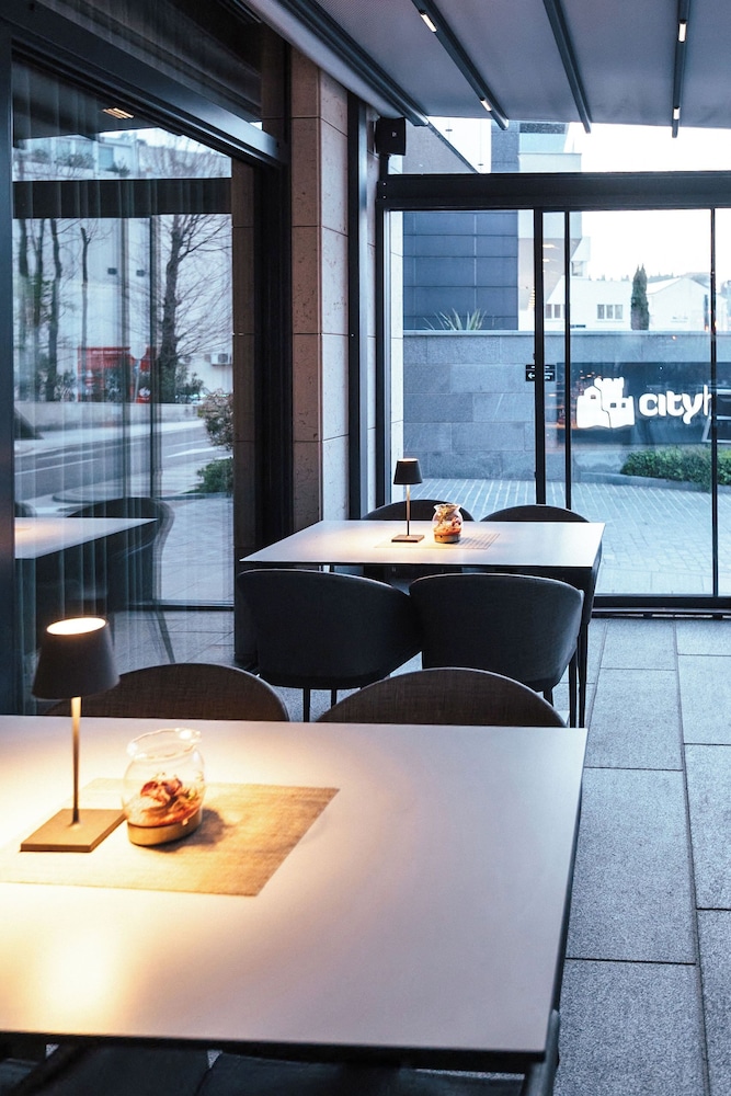 City Hotel Dubrovnik — Restaurant & bars in Dubrovnik, Dubrovnik-Neretva