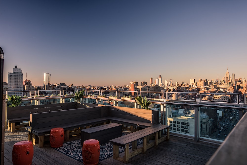 Wyndham Garden Chinatown — Hotel building in New York City, New York State