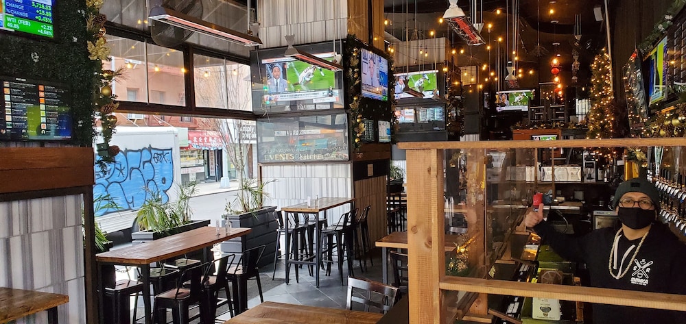 Wyndham Garden Chinatown — Restaurant & bars in New York City, New York State