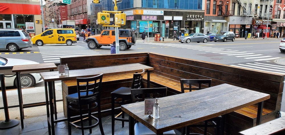 Wyndham Garden Chinatown — Restaurant & bars in New York City, New York State