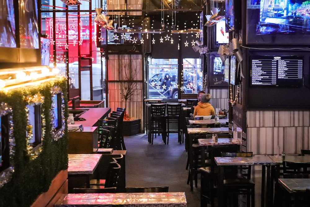 Wyndham Garden Chinatown — Restaurant & bars in New York City, New York State