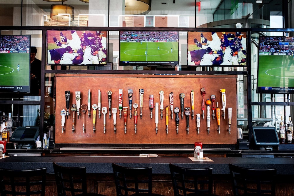 Wyndham Garden Chinatown — Restaurant & bars in New York City, New York State