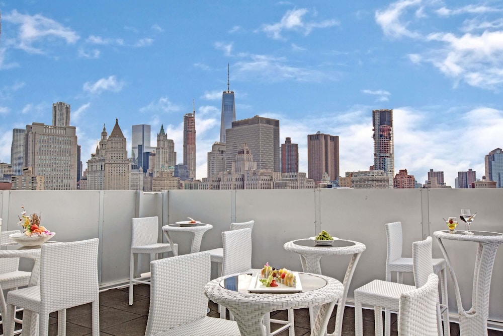 Wyndham Garden Chinatown — Restaurant & bars in New York City, New York State