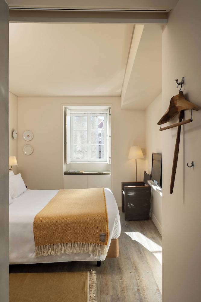 Memmo Alfama - Design Hotels — Hotel rooms in Lisbon, Lisboa