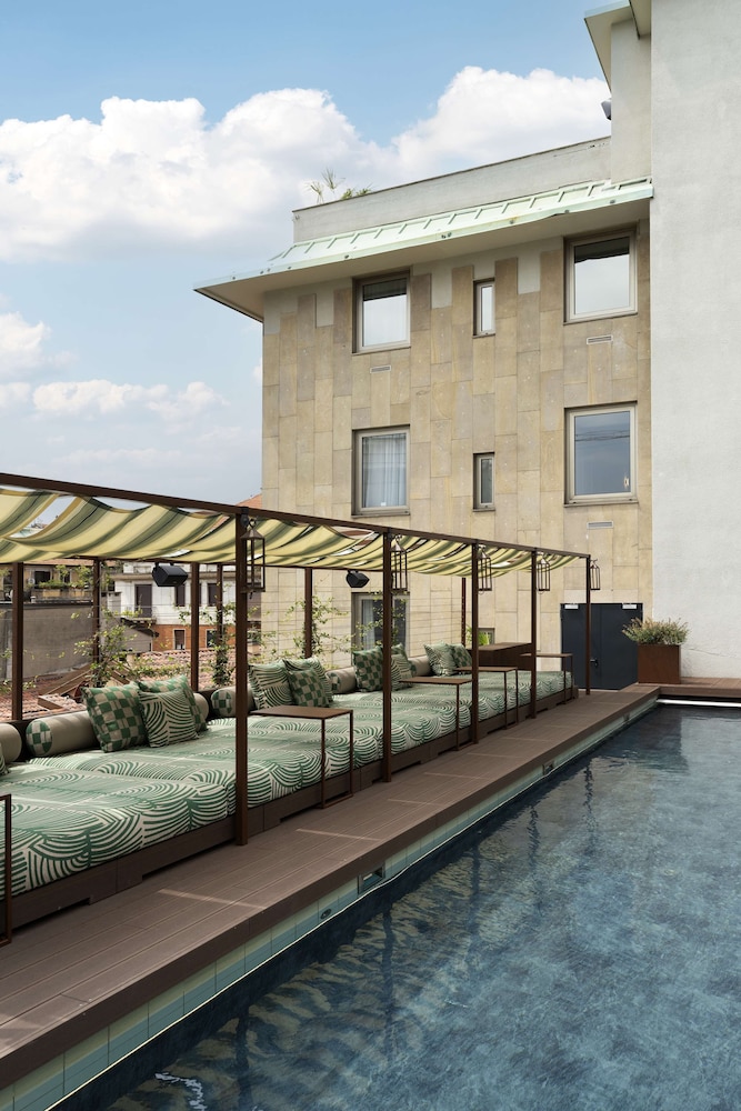 Radisson Collection Hotel, Santa Sofia Milan — Swimming pool in Milan, Lombardy