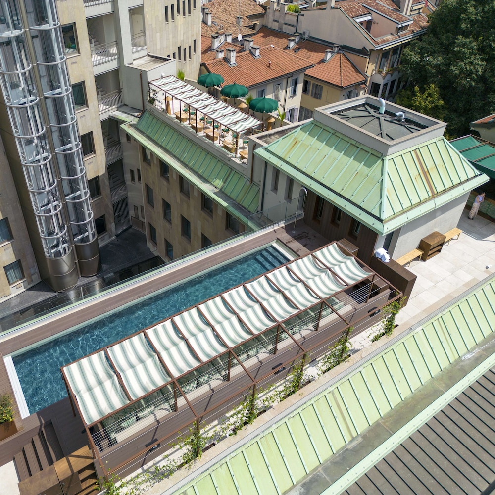 Radisson Collection Hotel, Santa Sofia Milan — Swimming pool in Milan, Lombardy