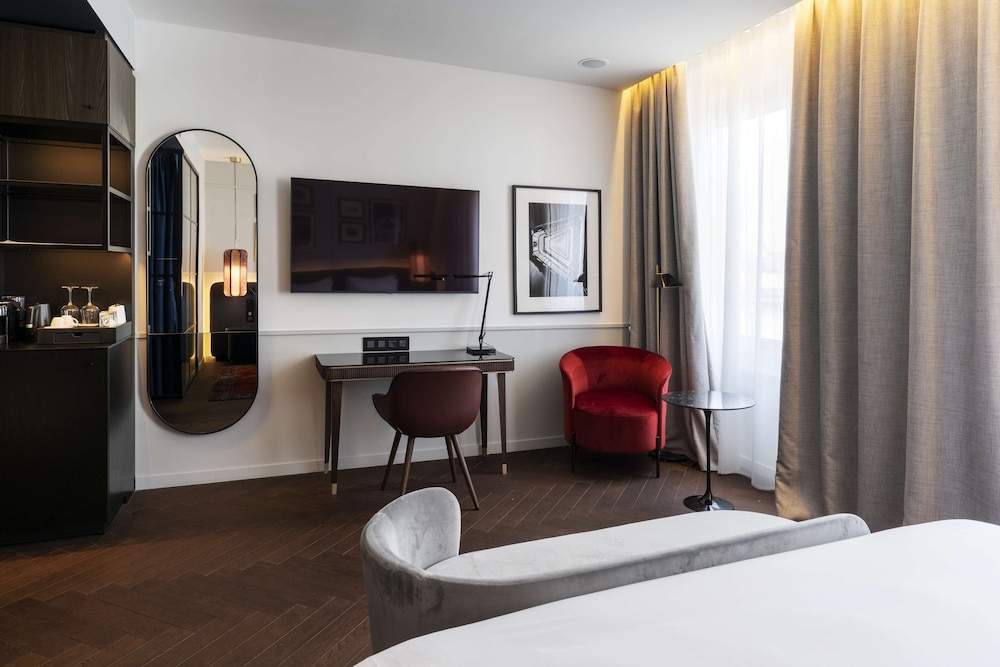 Radisson Collection Hotel, Santa Sofia Milan — Hotel rooms in Milan, Lombardy