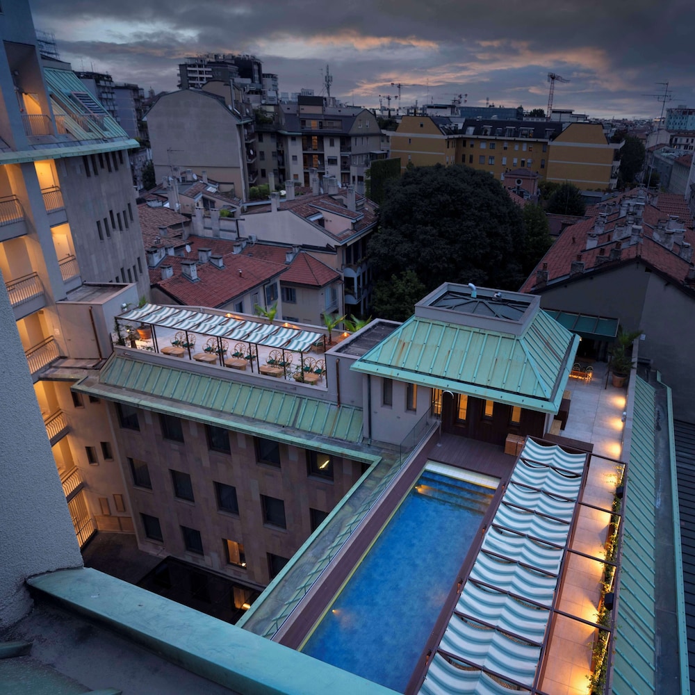 Radisson Collection Hotel, Santa Sofia Milan — Swimming pool in Milan, Lombardy