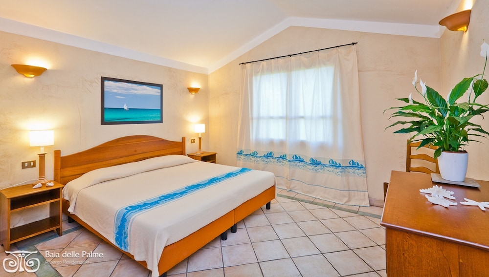 Residence Baia delle Palme — Hotel rooms in Santa Margherita di Pula, Sardinia