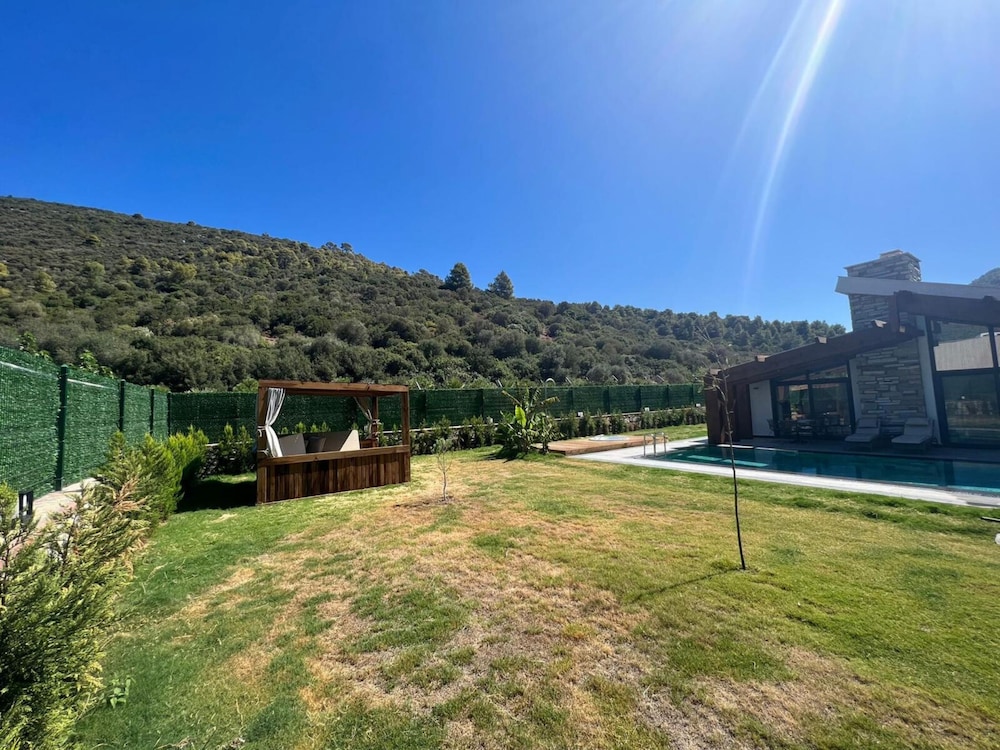 Batıhan Vadi Hotel — Swimming pool in Kuşadası, Aydin