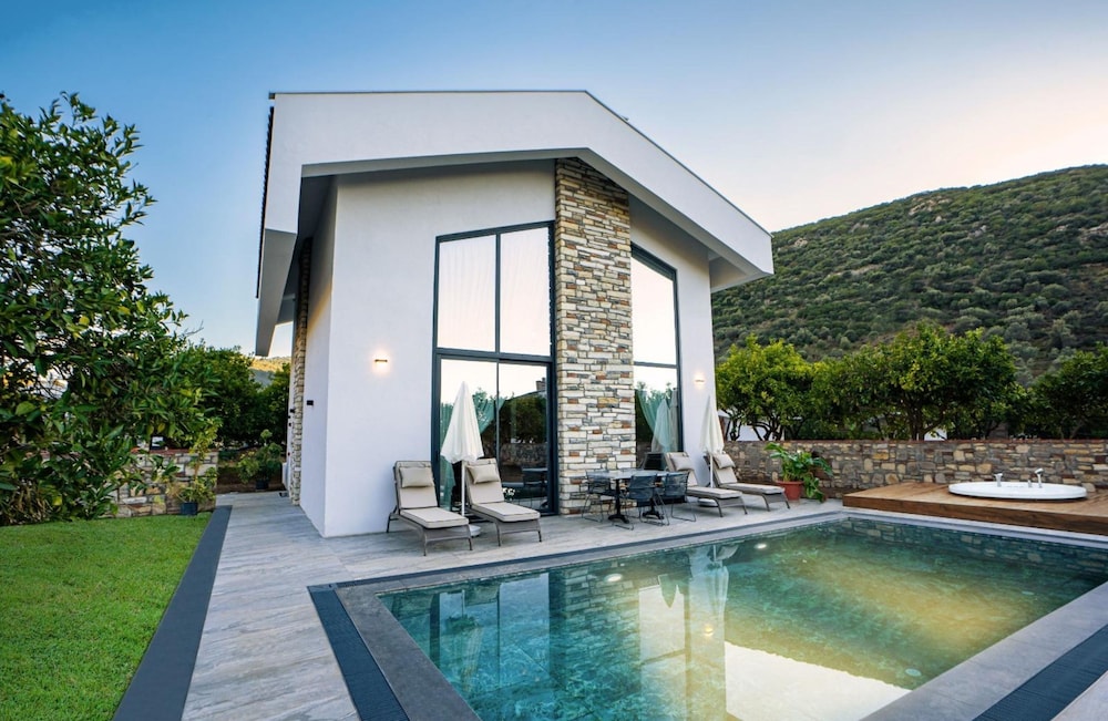 Batıhan Vadi Hotel — Swimming pool in Kuşadası, Aydin