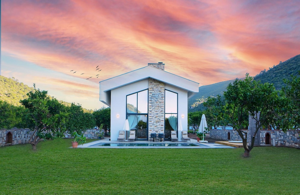 Batıhan Vadi Hotel — Hotel building in Kuşadası, Aydin