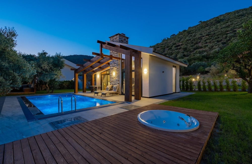 Batıhan Vadi Hotel — Swimming pool in Kuşadası, Aydin