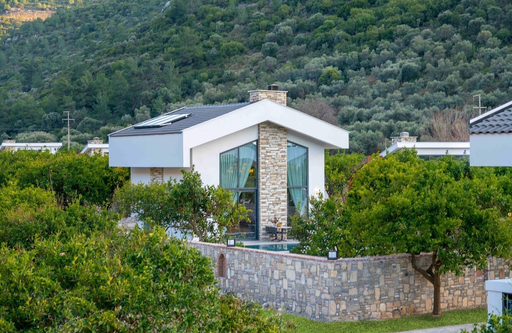 Batıhan Vadi Hotel — Hotel building in Kuşadası, Aydin