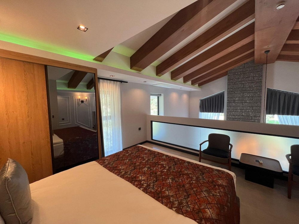 Batıhan Vadi Hotel — Hotel rooms in Kuşadası, Aydin