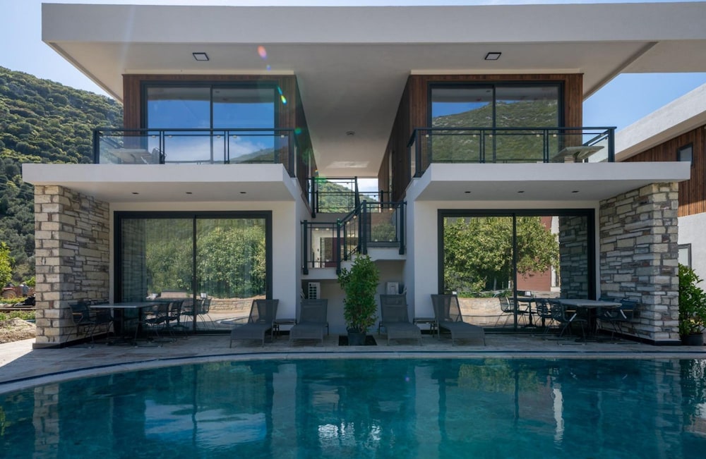 Batıhan Vadi Hotel — Swimming pool in Kuşadası, Aydin