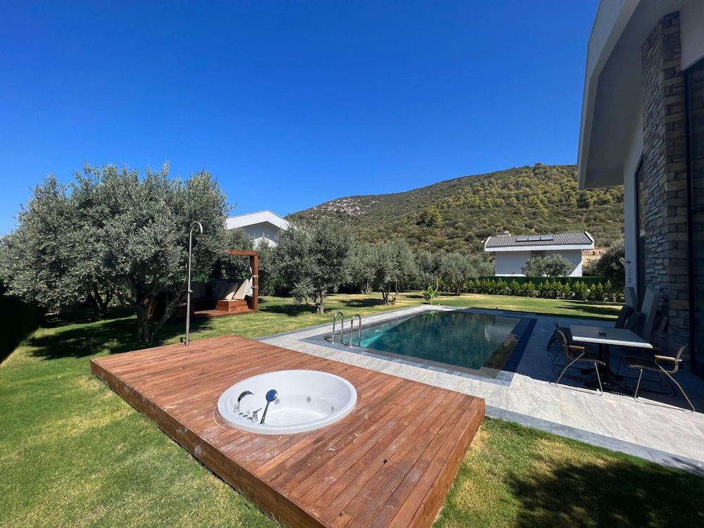 Batıhan Vadi Hotel — Swimming pool in Kuşadası, Aydin