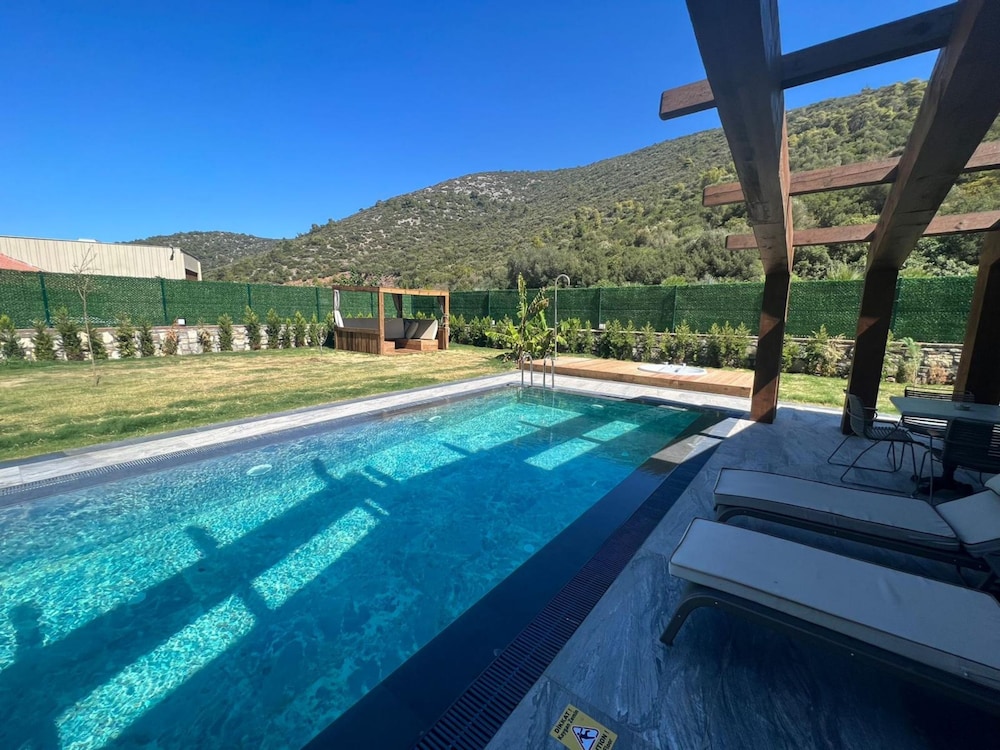 Batıhan Vadi Hotel — Swimming pool in Kuşadası, Aydin