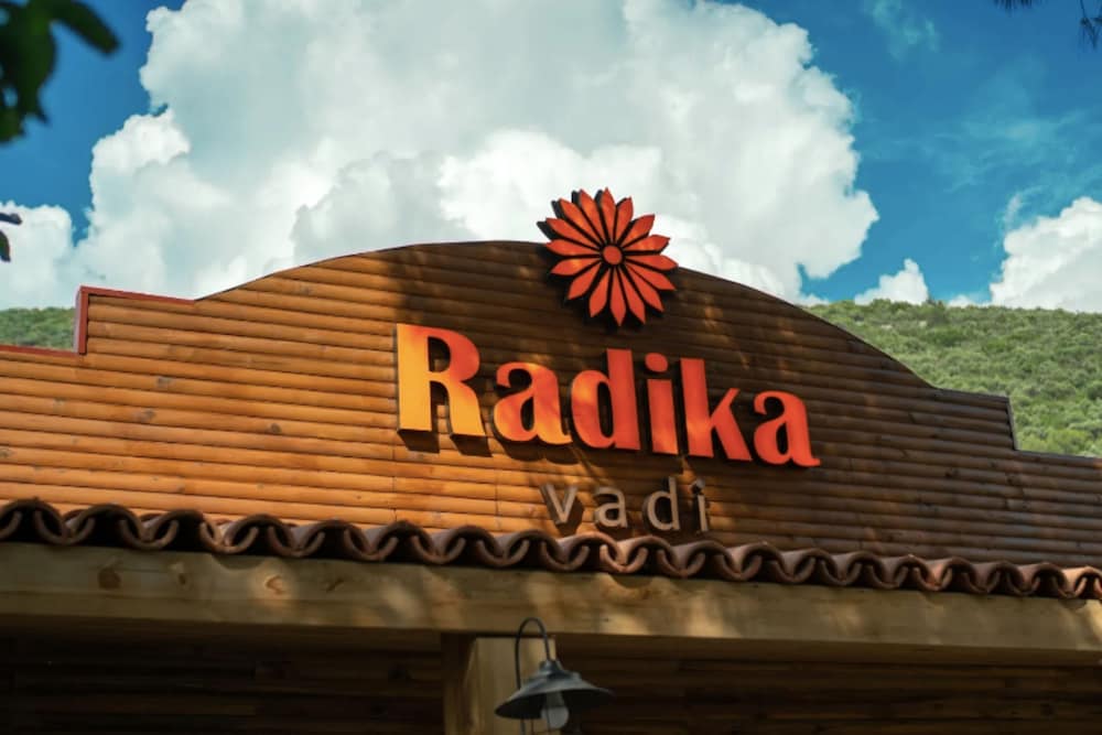 Batıhan Vadi Hotel — Hotel building in Kuşadası, Aydin