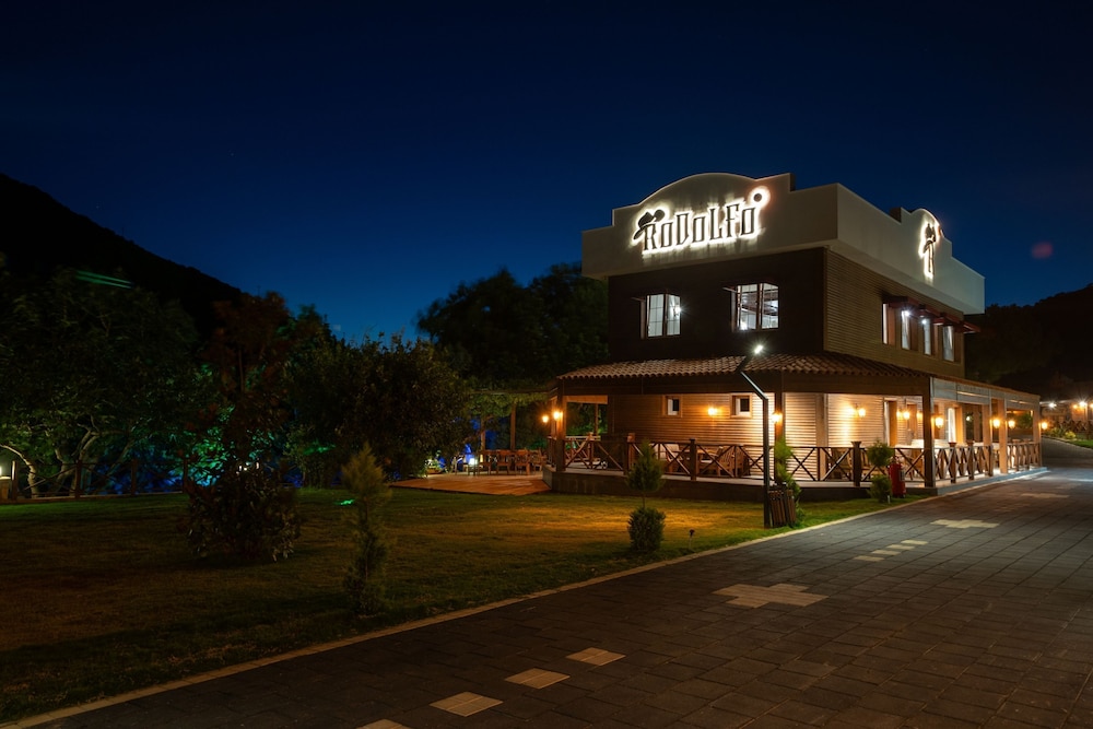 Batıhan Vadi Hotel — Hotel building in Kuşadası, Aydin