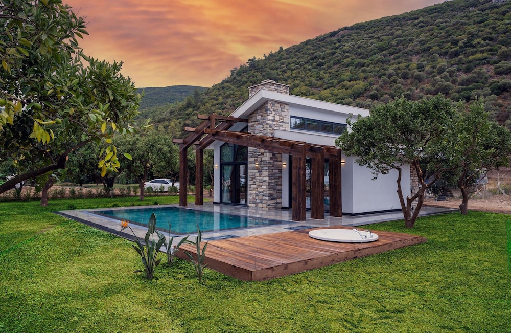 Batıhan Vadi Hotel — Swimming pool in Kuşadası, Aydin