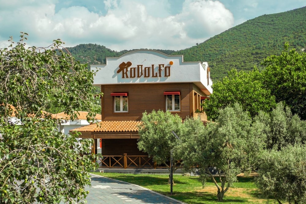 Batıhan Vadi Hotel — Hotel building in Kuşadası, Aydin