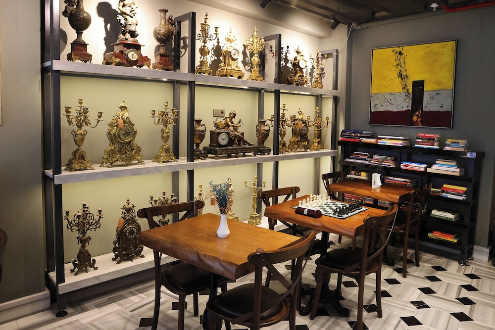 Marius Hotel — Restaurant & bars in Istanbul, Istanbul