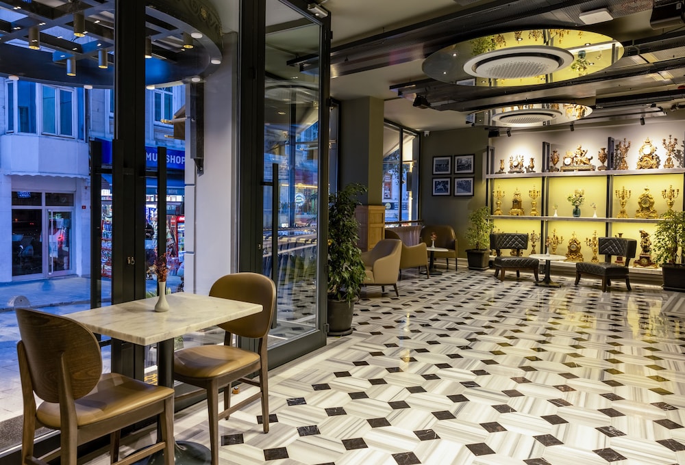 Marius Hotel — Restaurant & bars in Istanbul, Istanbul