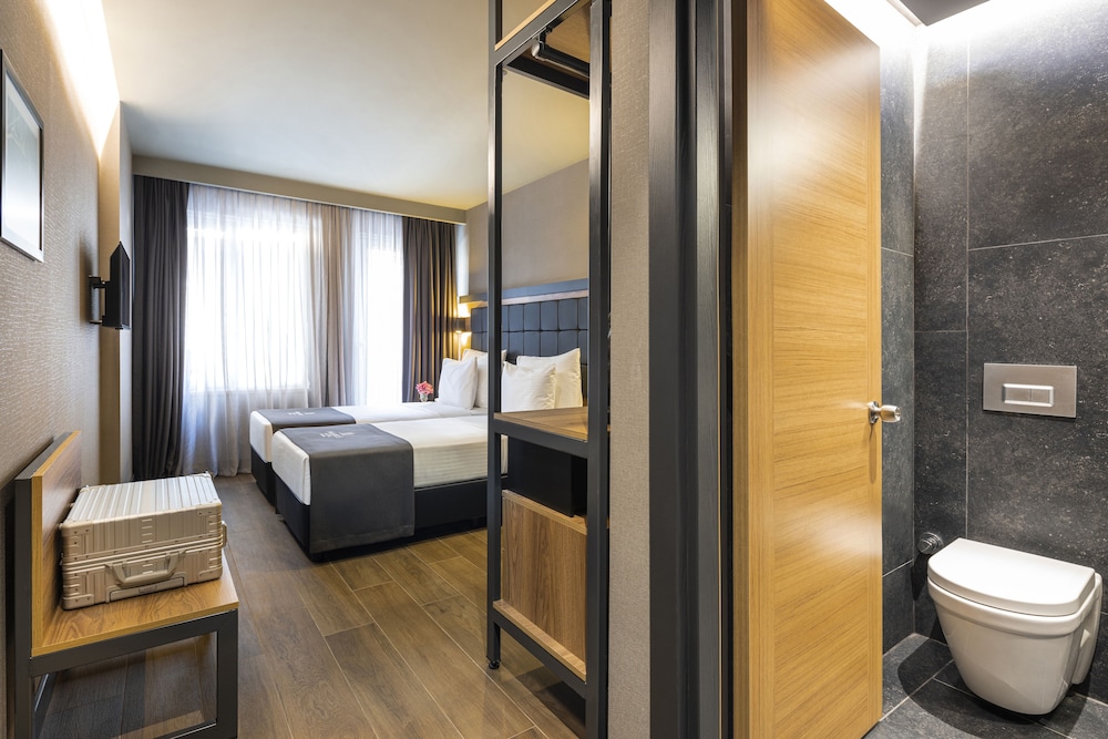 Marius Hotel — Hotel rooms in Istanbul, Istanbul