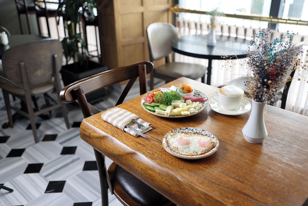 Marius Hotel — Restaurant & bars in Istanbul, Istanbul