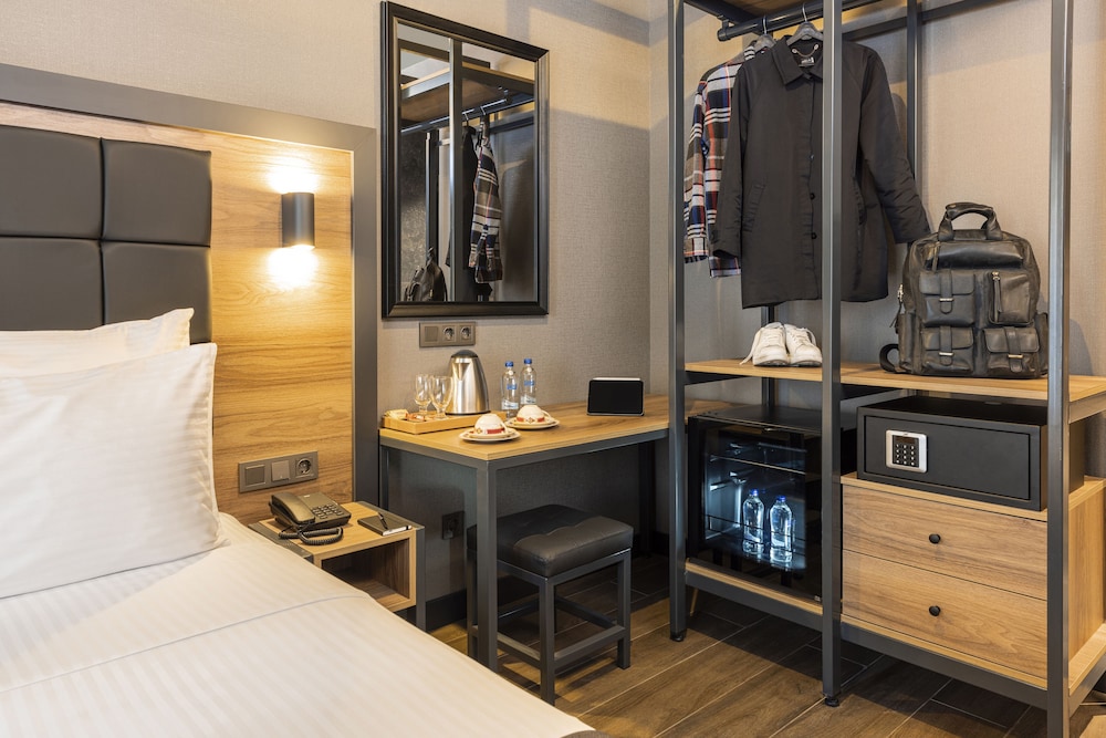 Marius Hotel — Hotel rooms in Istanbul, Istanbul