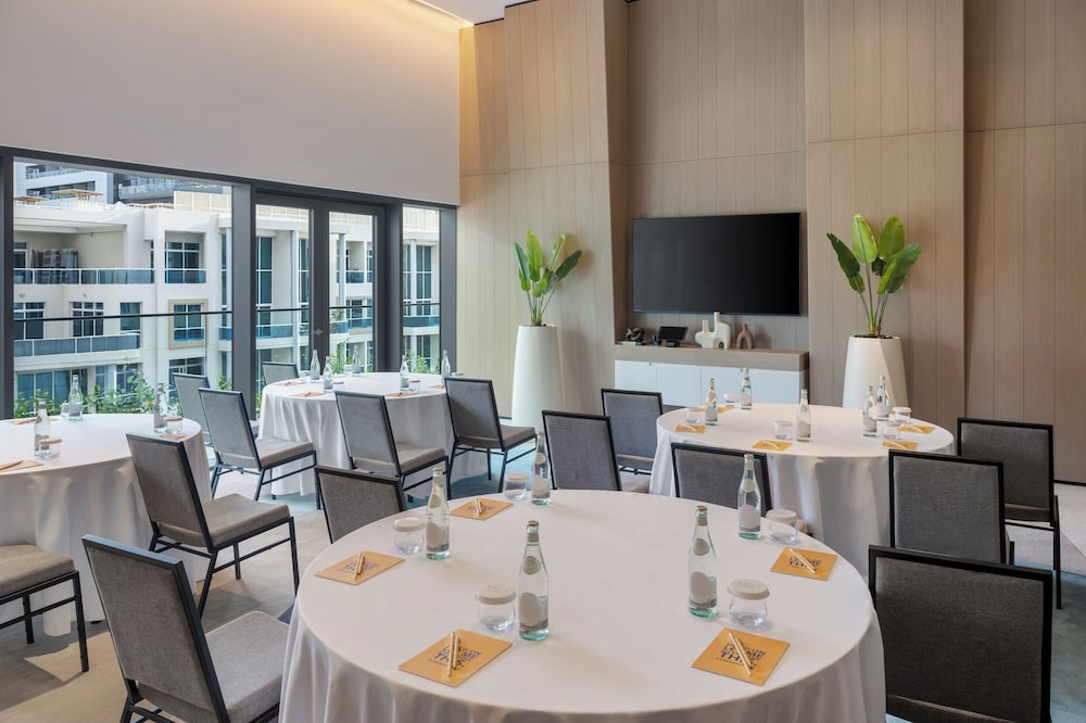 Vida Dubai Marina & Yacht Club — Restaurant & bars in Dubai