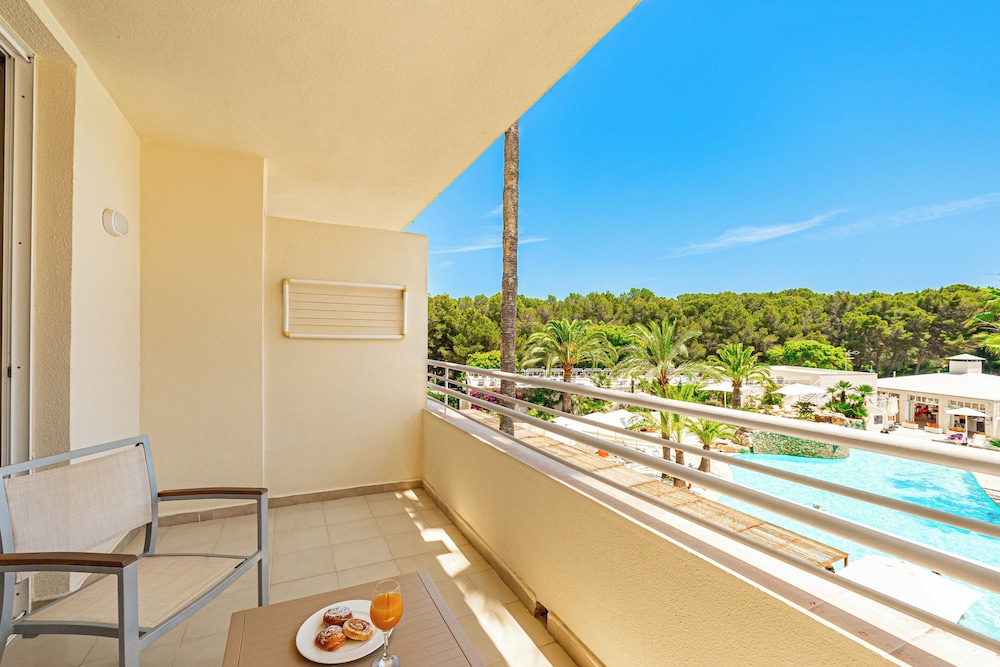 Intelier Rosella Hotel by Intelier Hotels & Suites — Hotel rooms in Sa Coma, Balearic Islands