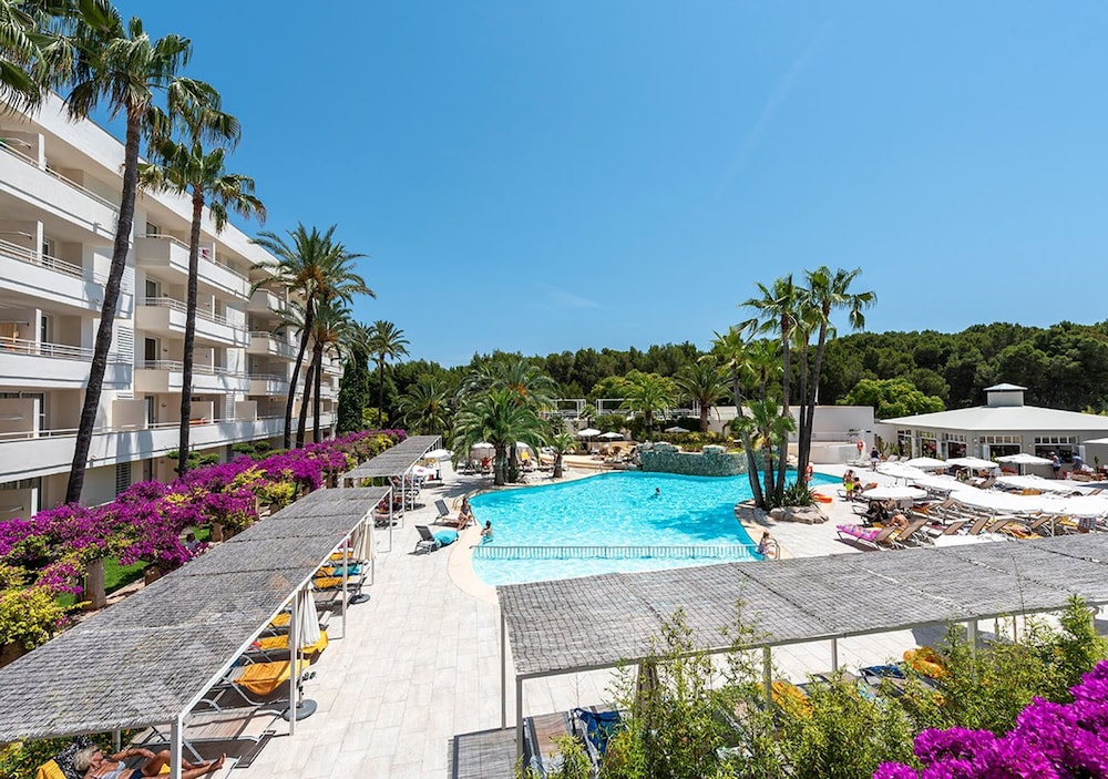 Intelier Rosella Hotel by Intelier Hotels & Suites — Swimming pool in Sa Coma, Balearic Islands