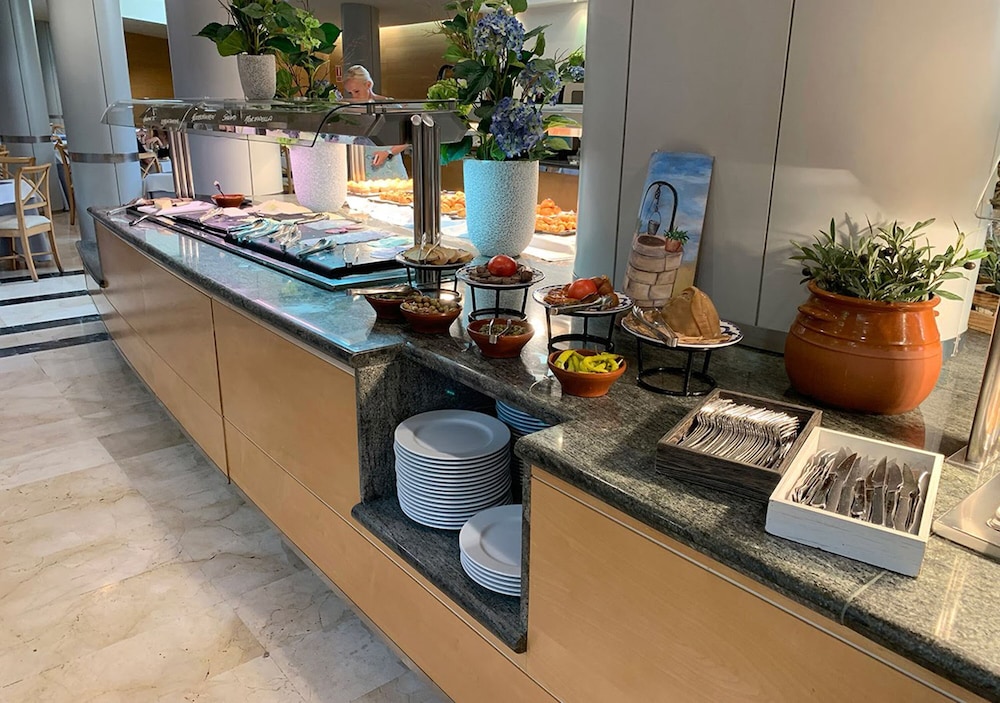 Intelier Rosella Hotel by Intelier Hotels & Suites — Restaurant & bars in Sa Coma, Balearic Islands