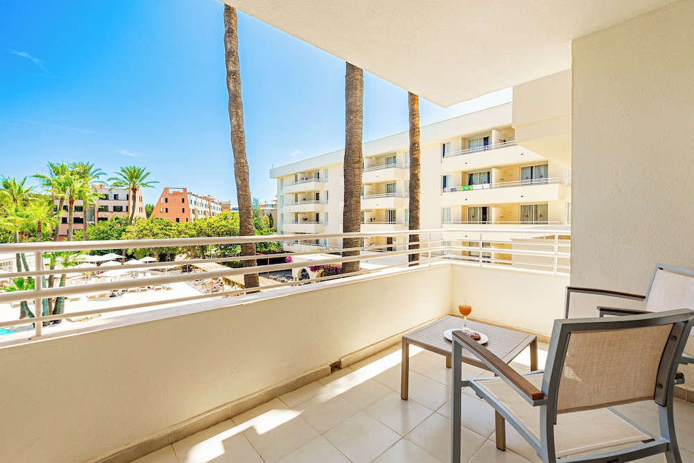 Intelier Rosella Hotel by Intelier Hotels & Suites — Hotel building in Sa Coma, Balearic Islands