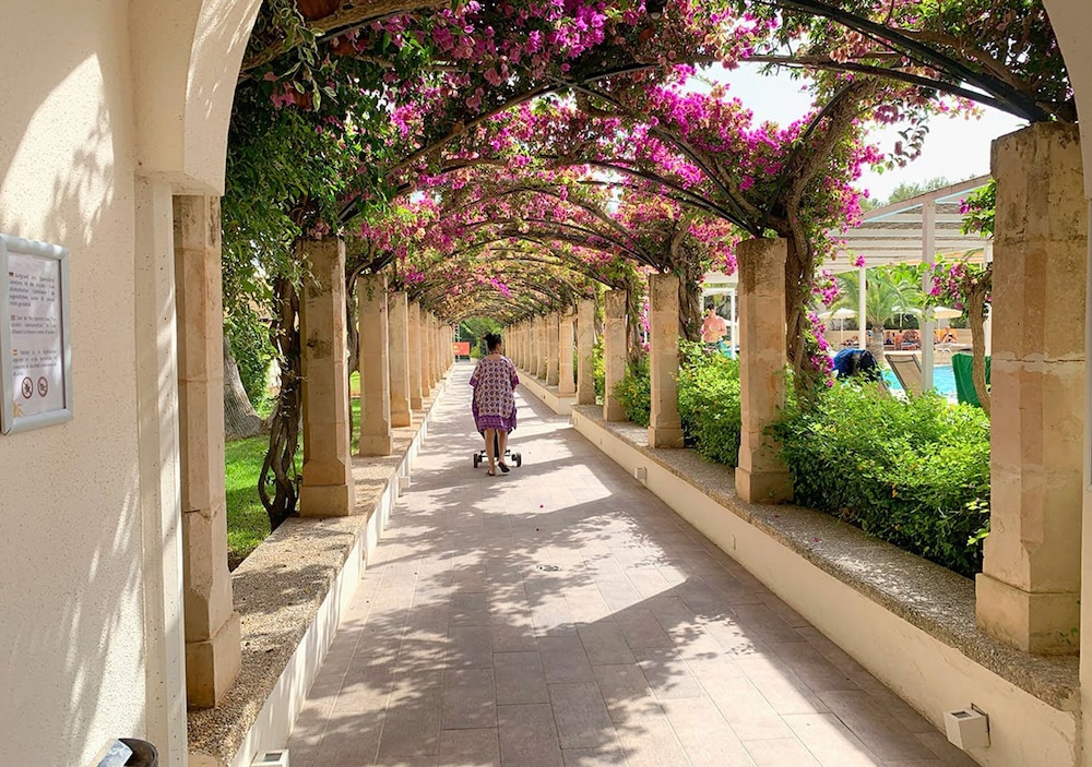 Intelier Rosella Hotel by Intelier Hotels & Suites — Hotel building in Sa Coma, Balearic Islands