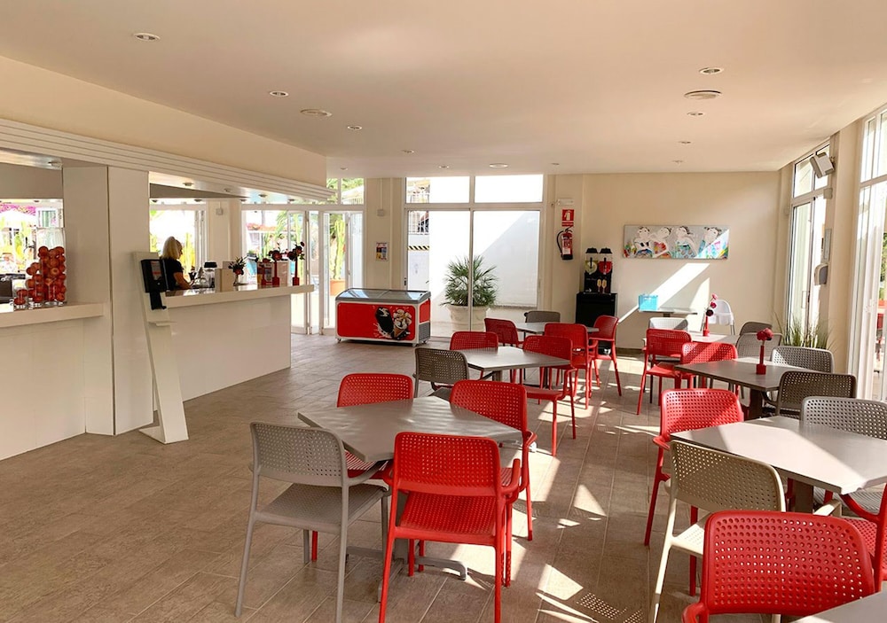 Intelier Rosella Hotel by Intelier Hotels & Suites — Restaurant & bars in Sa Coma, Balearic Islands