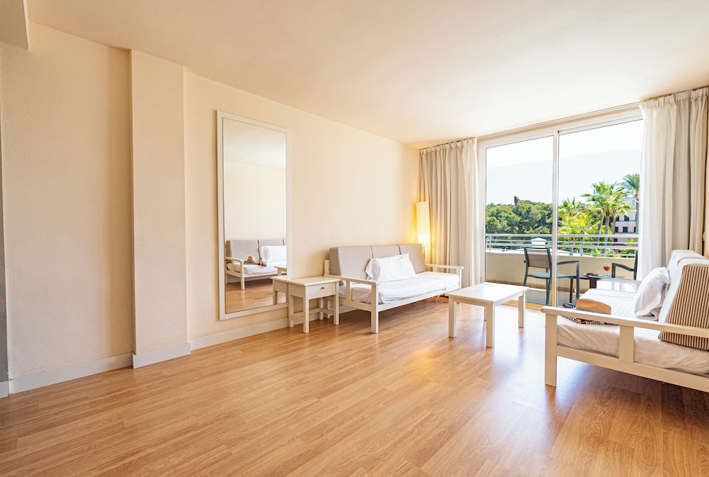Intelier Rosella Hotel by Intelier Hotels & Suites — Hotel rooms in Sa Coma, Balearic Islands