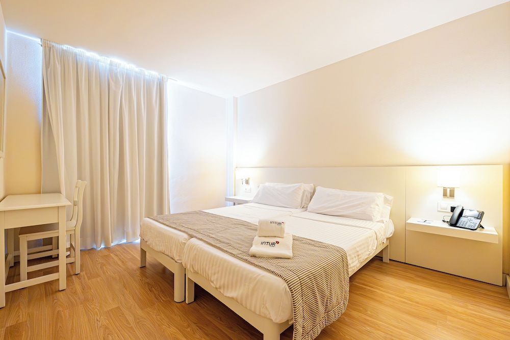 Intelier Rosella Hotel by Intelier Hotels & Suites — Hotel rooms in Sa Coma, Balearic Islands