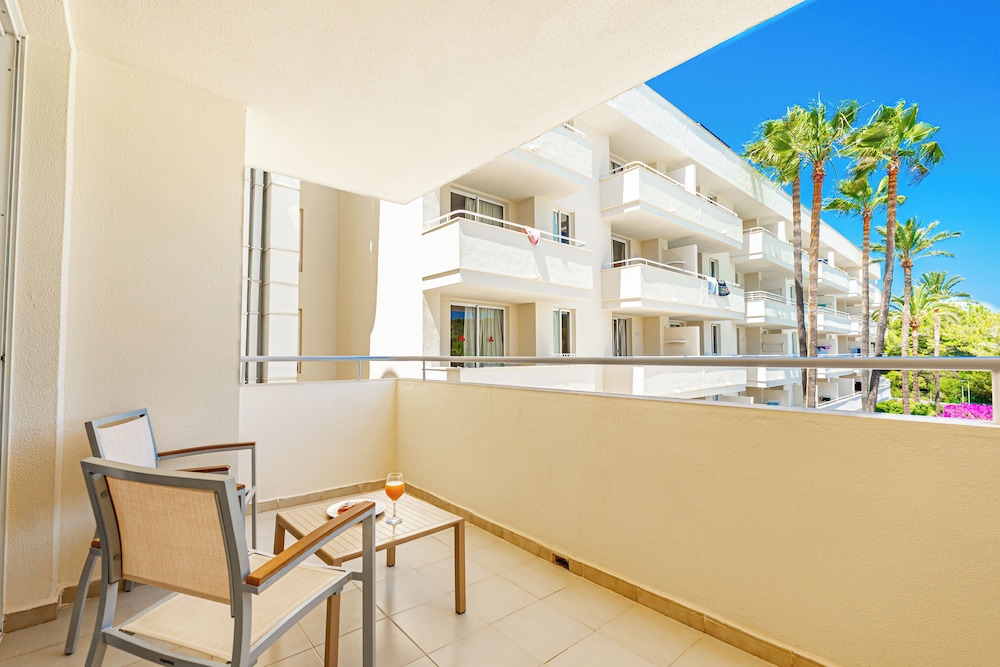 Intelier Rosella Hotel by Intelier Hotels & Suites — Hotel building in Sa Coma, Balearic Islands